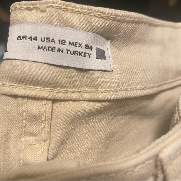 NWT Size 12 | Zara | 
Beige Slim Fit Trousers with side vents - Picture 5 of 8